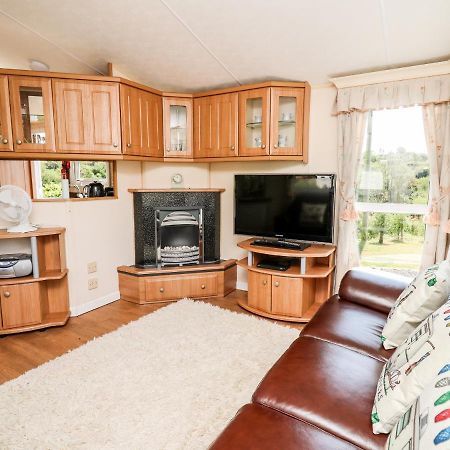 The Lodge Llanelli Bagian luar foto