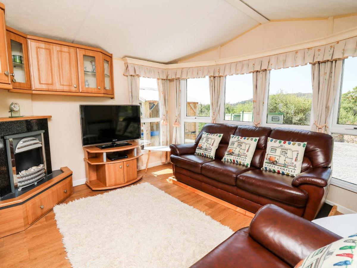 The Lodge Llanelli Bagian luar foto